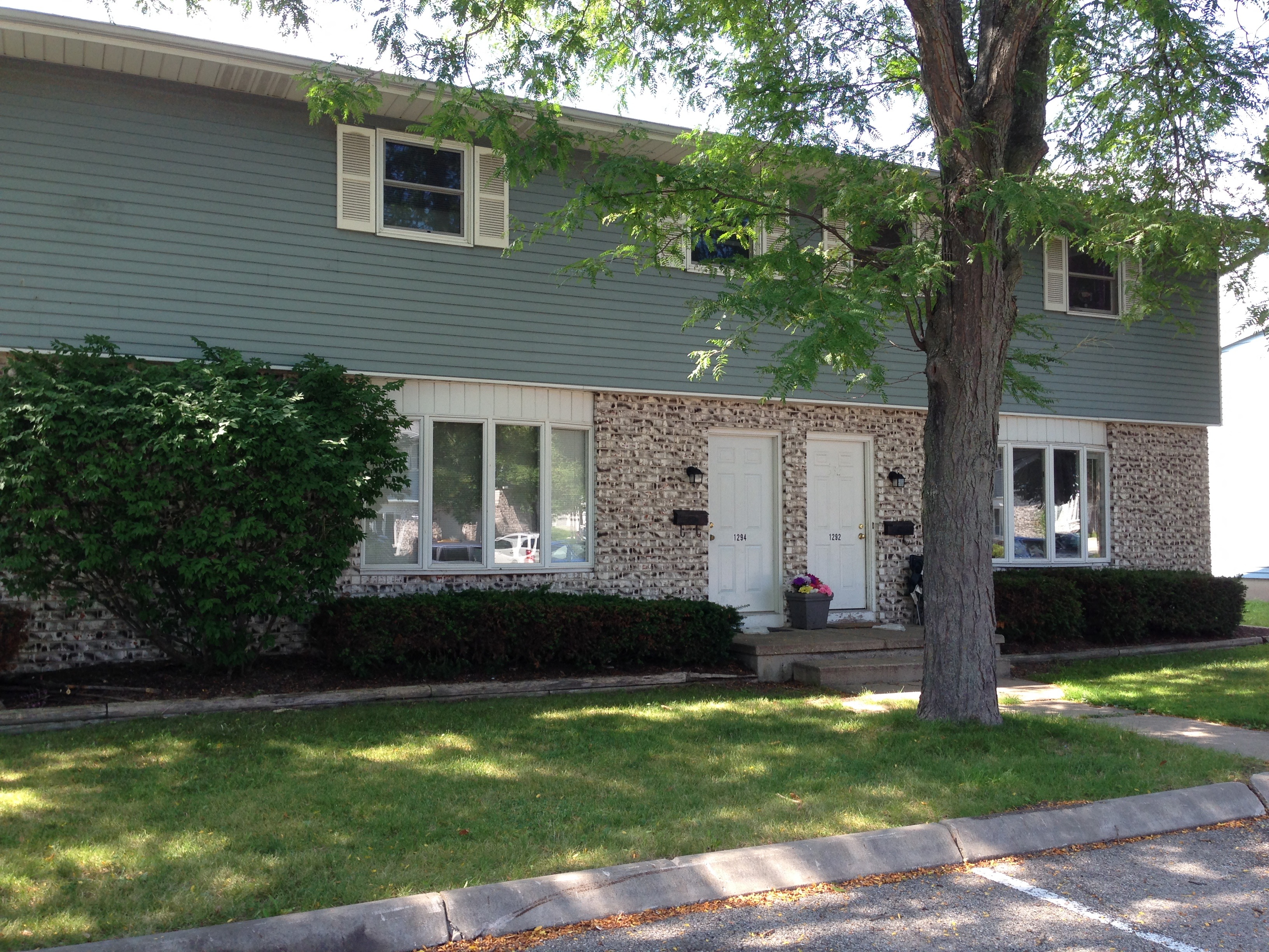 Prairie Grove Townhomes Apartments in Sun Prairie, WI