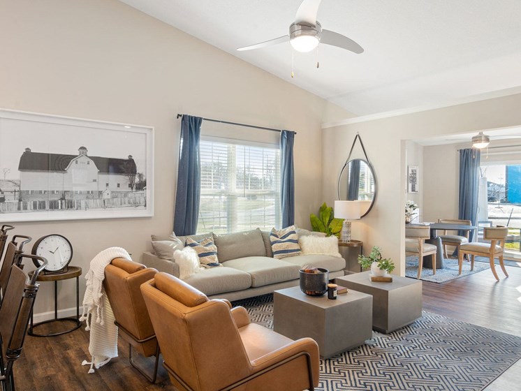 Cincinnati Ohio Apartment Rentals Redwood Living Redwood Cincinnati Tealtown Road Forestwood Living Room