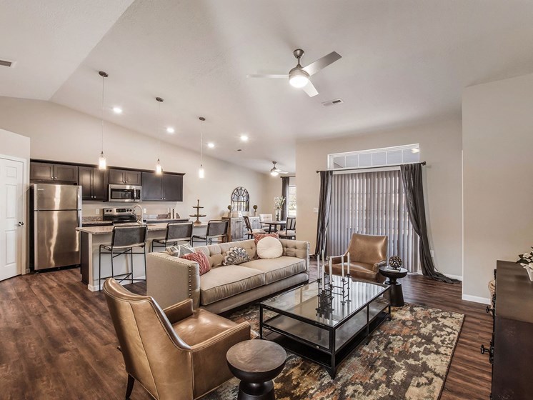 Cincinnati Ohio Apartment Rentals Redwood Living Redwood Cincinnati Tealtown Road Willowood Living Room