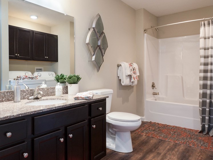 Canton Michigan Apartment Rentals Redwood Canton Bathroom