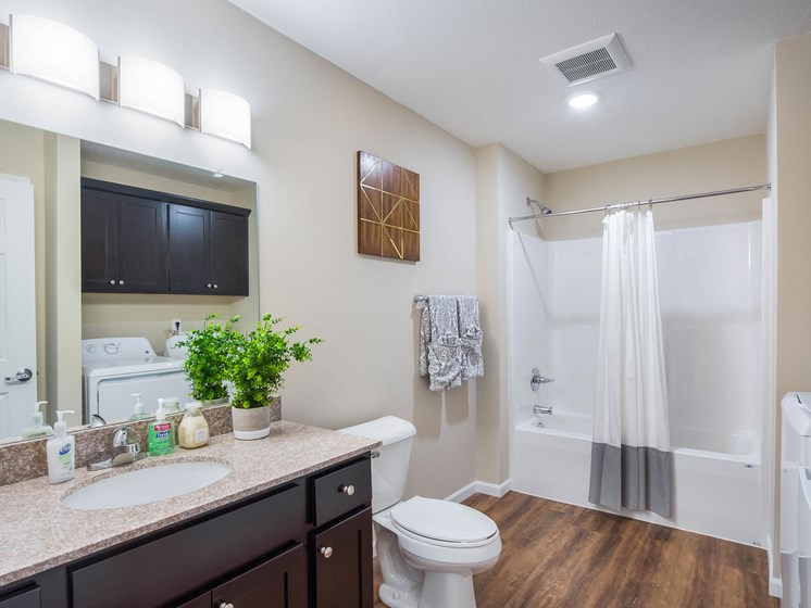 Fairborn OH Apartment Rentals Redwood Fairborn Phase 2 Bathroom Laundry Hookups