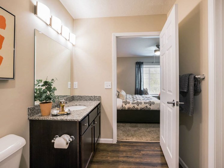 Waukee Iowa Apartment Rentals Redwood Living Redwood Waukee Hickman Road Bathroom