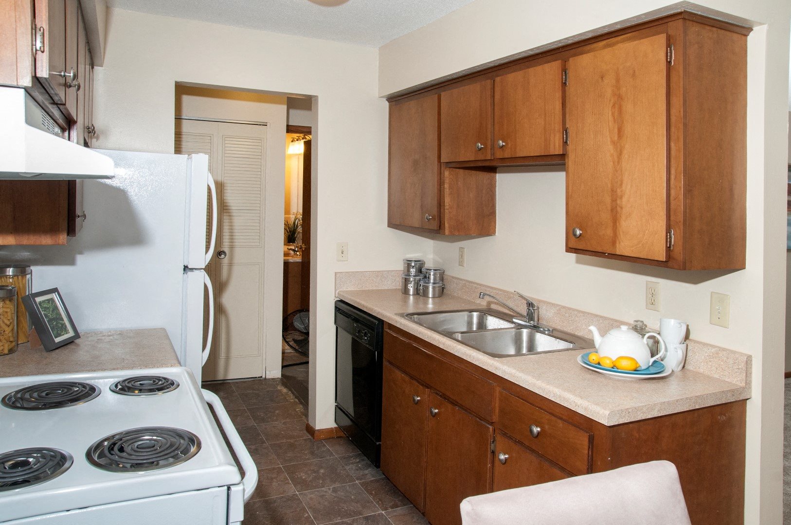 2416 Blaisdell apartments uptown galley kitchen