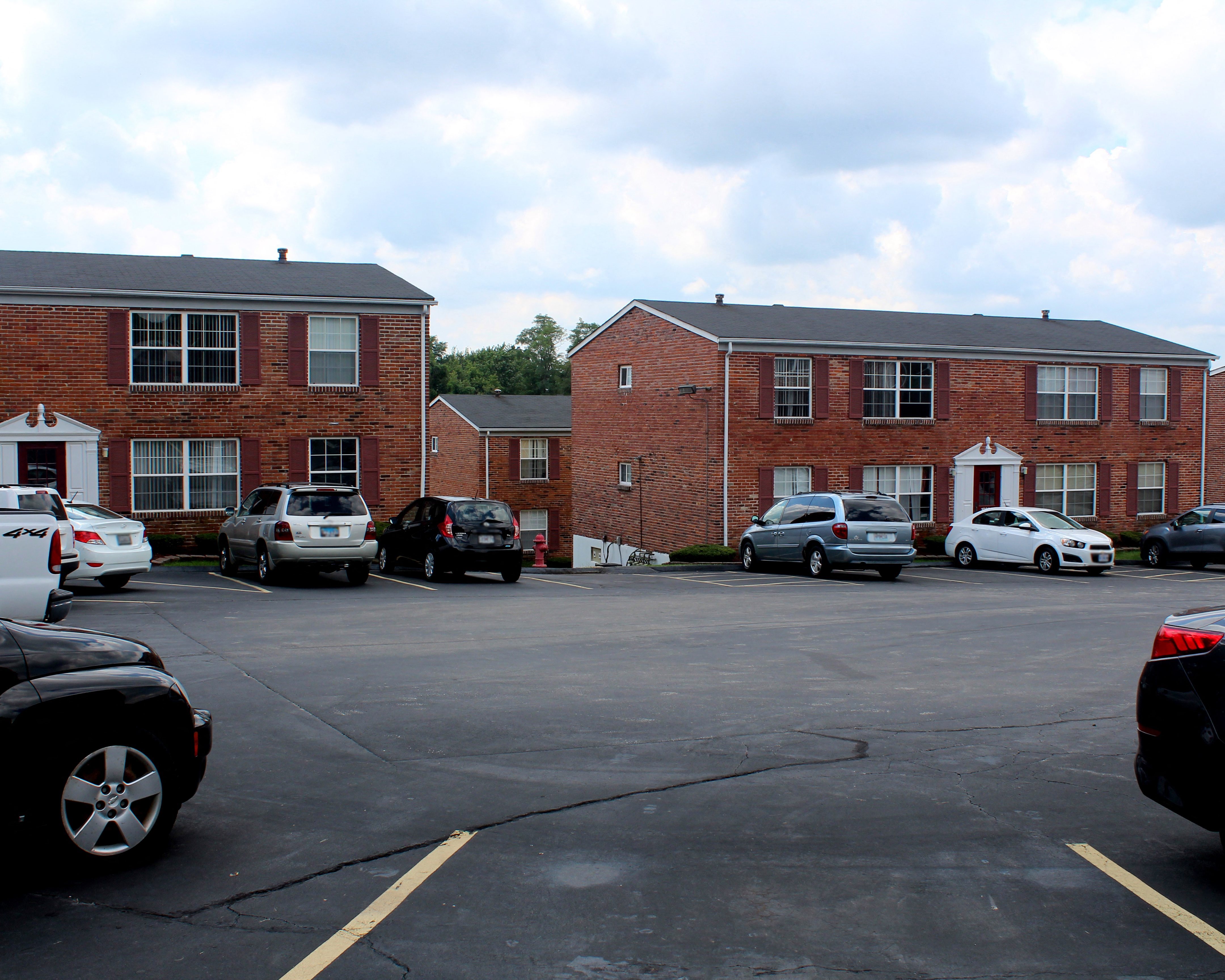 Photos and Video of Orchard Park Apartments in St. Louis, MO