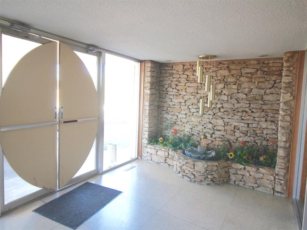 building entrance walkway