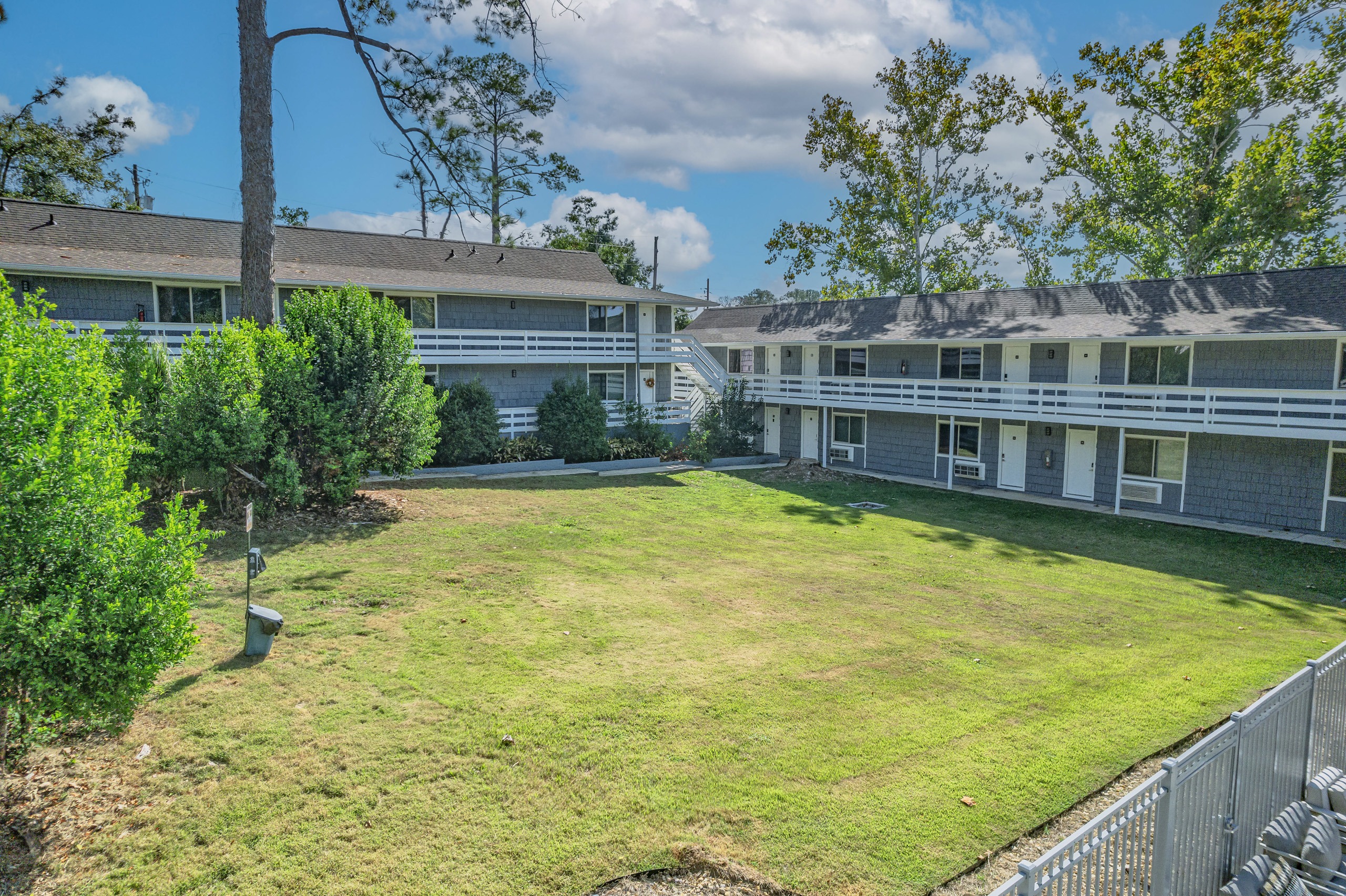 Outdoor Green Space at The Sanctuary, Tallahassee, 32304