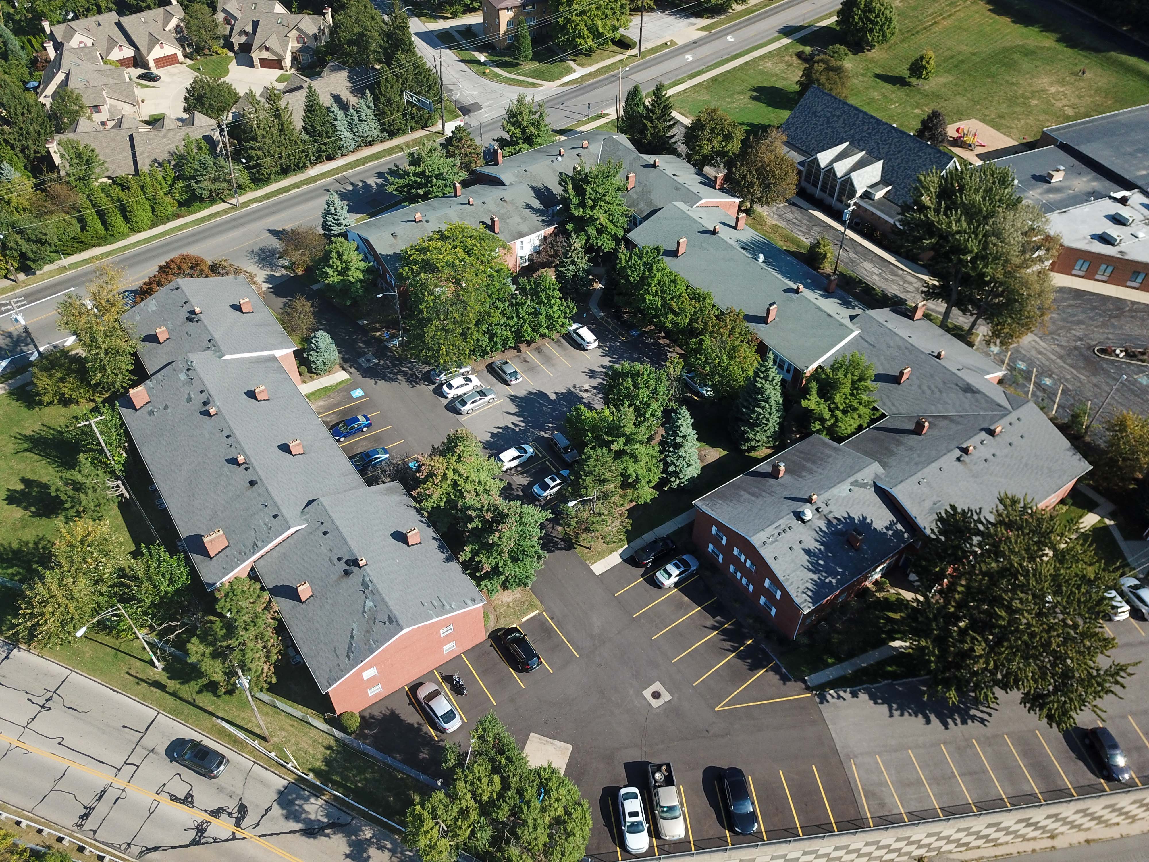 Oxford Court | Apartments in Rocky River, OH | RENTCafe