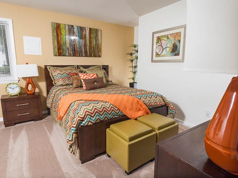 Four-Seasons-Yorktown Bedroom