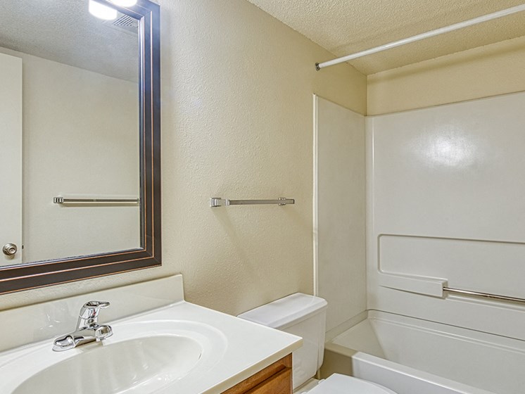 Bathroom in Lakeridge Square Apartments in Ashland VA