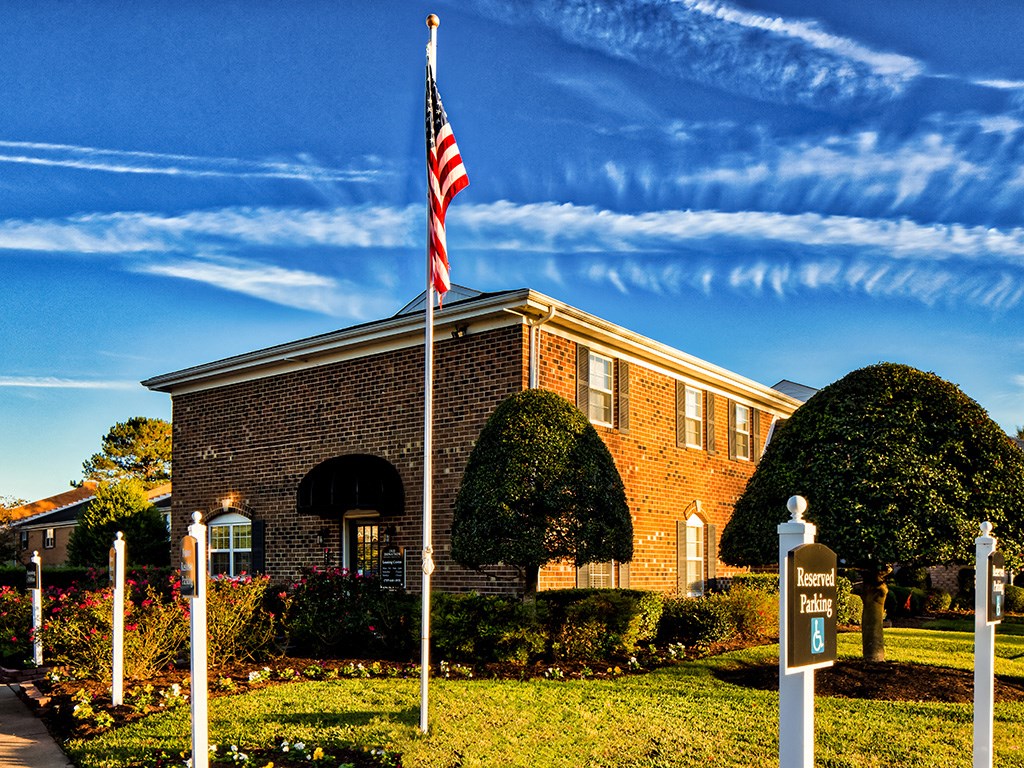 Photos of Old Donation Apartments in Virginia Beach, VA