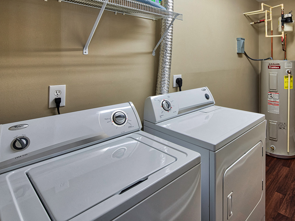 Photos and Video of Smiths Landing Apartments in Blacksburg, VA