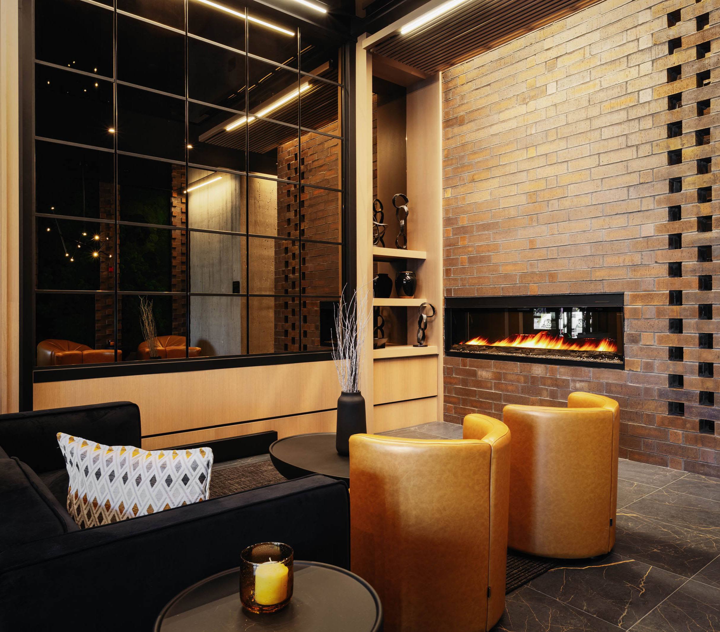 Entry lounge