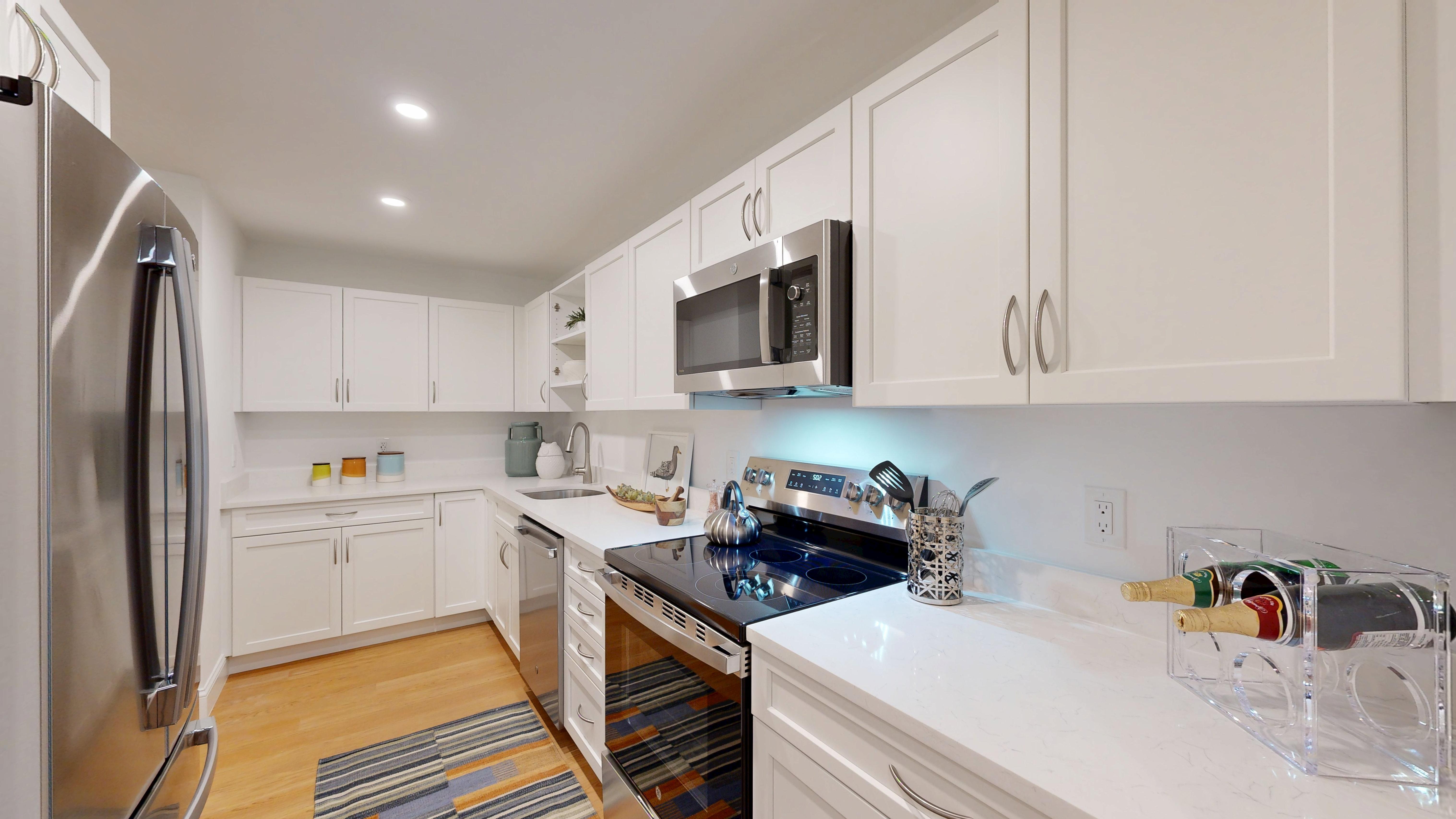 Click to view 2 Bed/2 Bath - Roommate floor plan gallery