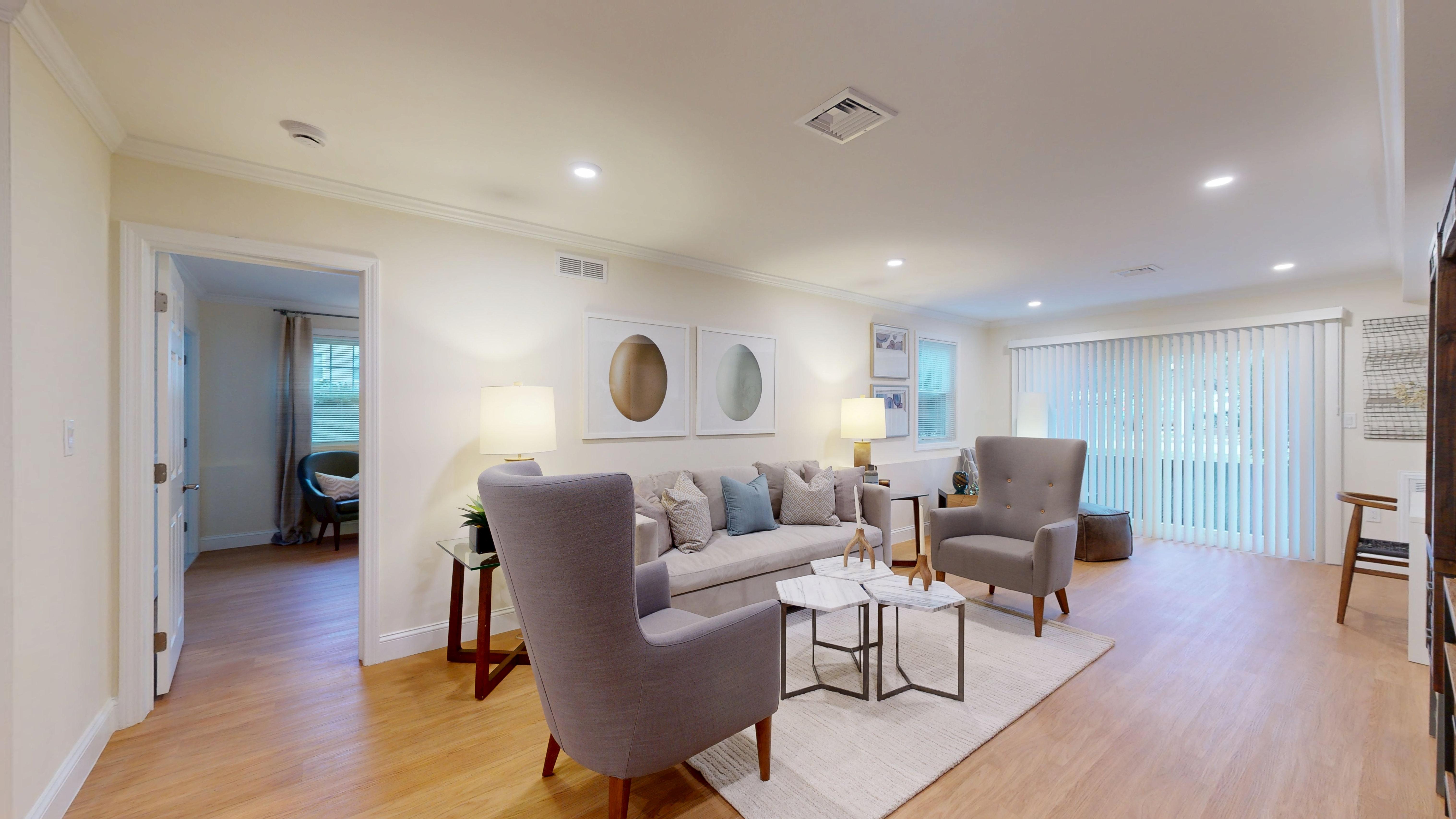 Floor plan 2 Bed/2 Bath - Roommate image 2