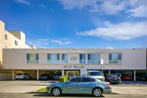 Apartment Building in Los Angeles