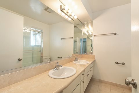 Bathroom with Double Vanity/Sinks and Bathtub/Shower