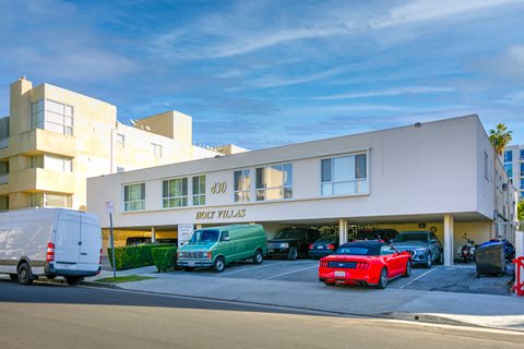 Apartment Building in Los Angeles