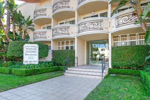 Apartment Building in Santa Monica