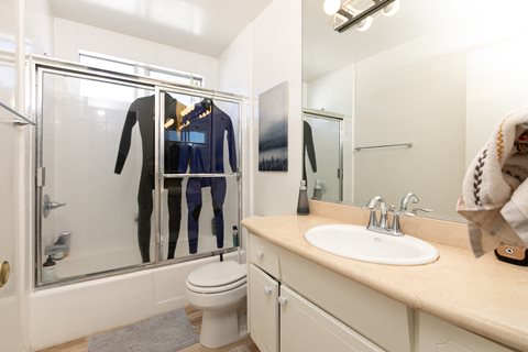 Bathroom with Bathtub/Shower