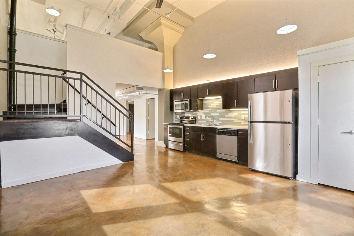 Photos and Video of 3333 Elm Street Lofts in Dallas, TX
