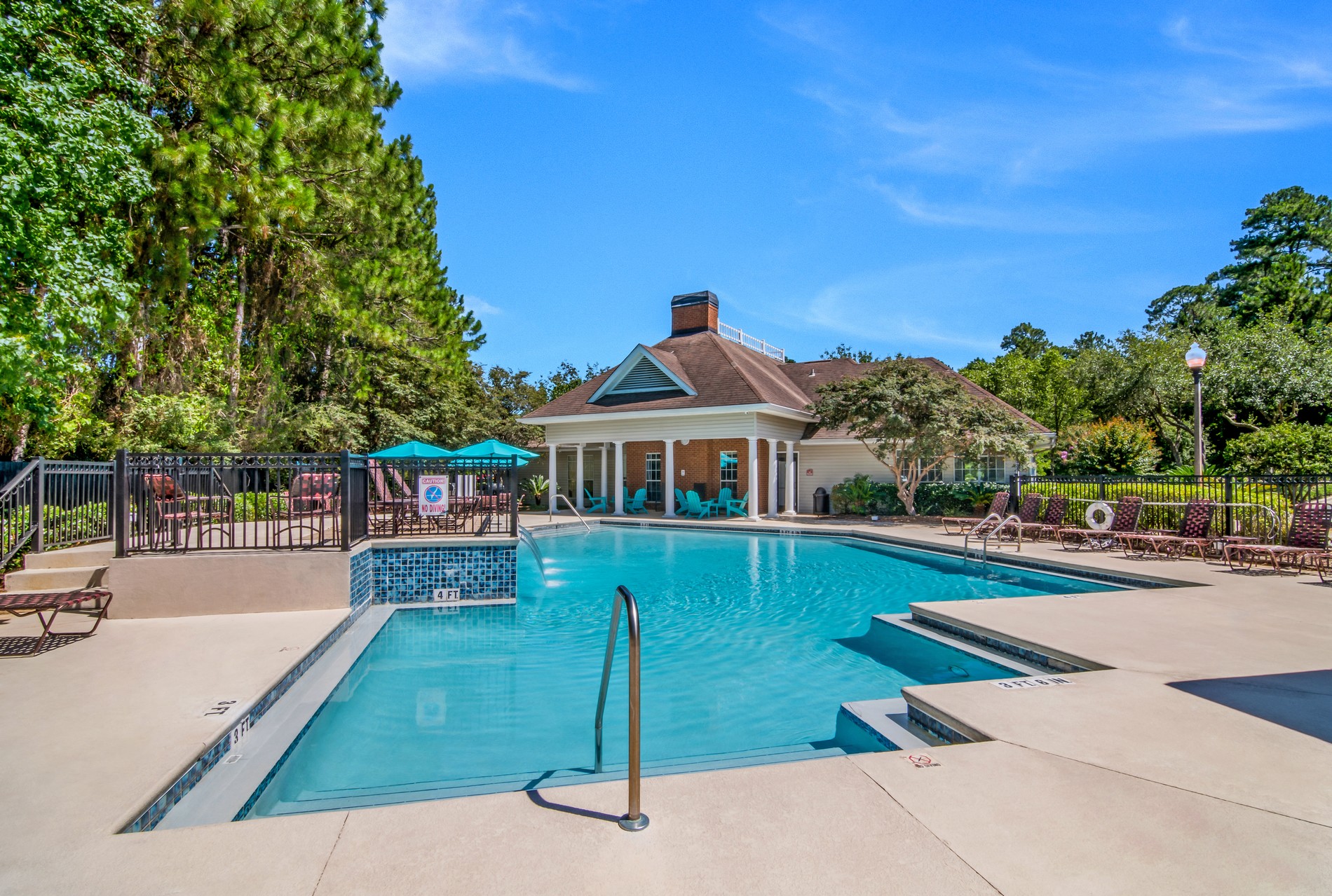 Angel Cove Apartments in Pensacola, FL