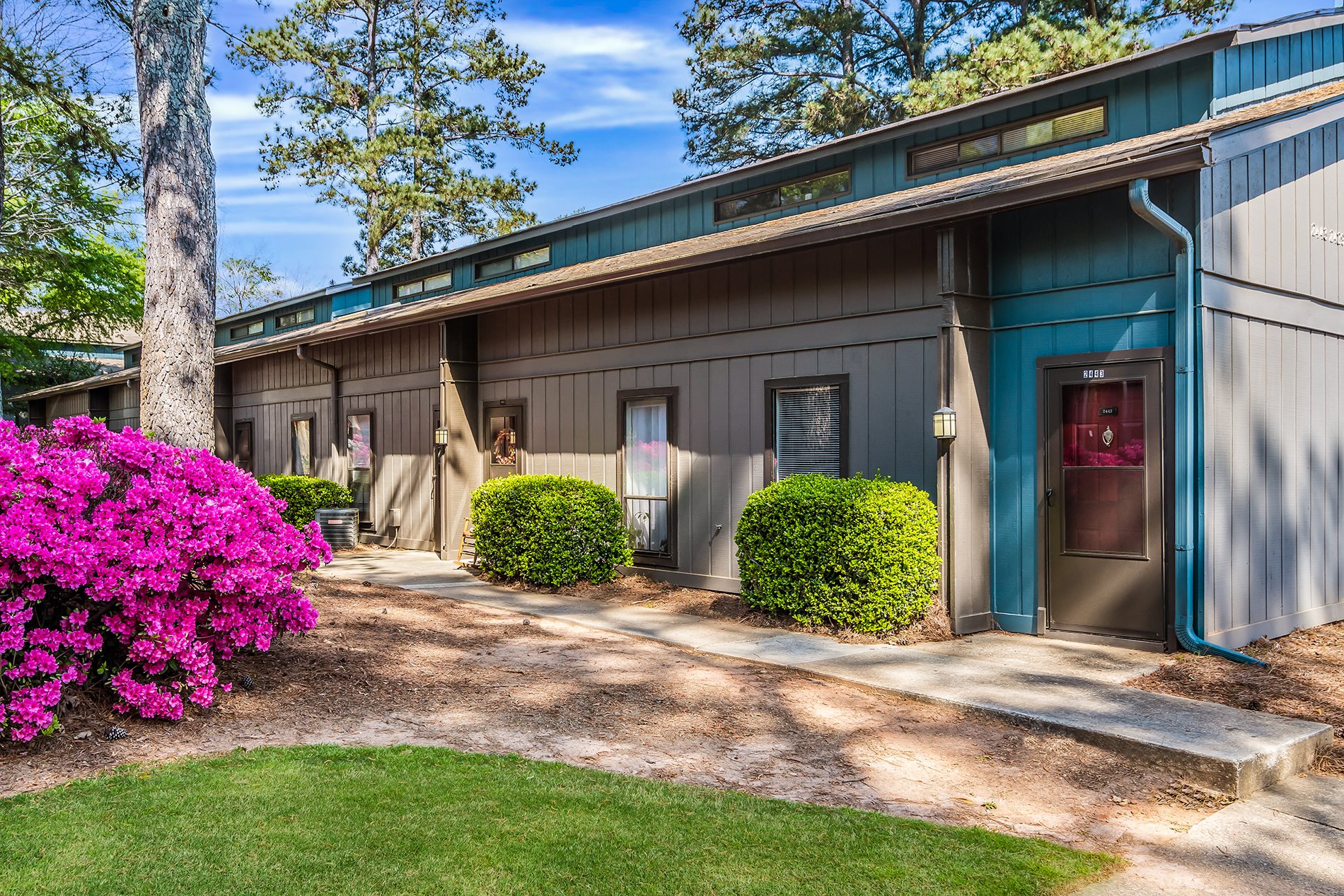 Photos and Video of Pine Village North in Smyrna, GA