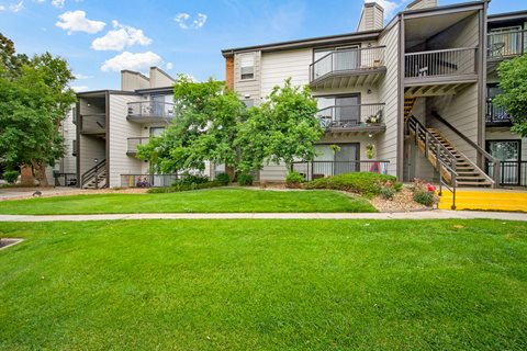 Greensview Apartments Community Buildings Exterior in Aurora, Colorado, CO