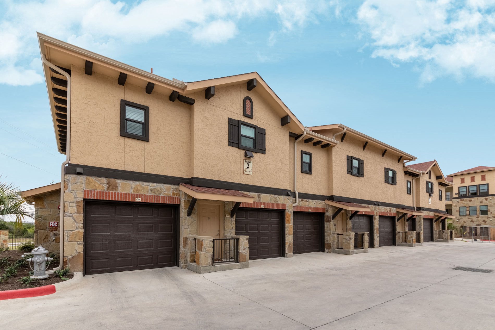 Luxury Apartments in Tech Ridge, Austin, TX Creekside on Parmer Lane