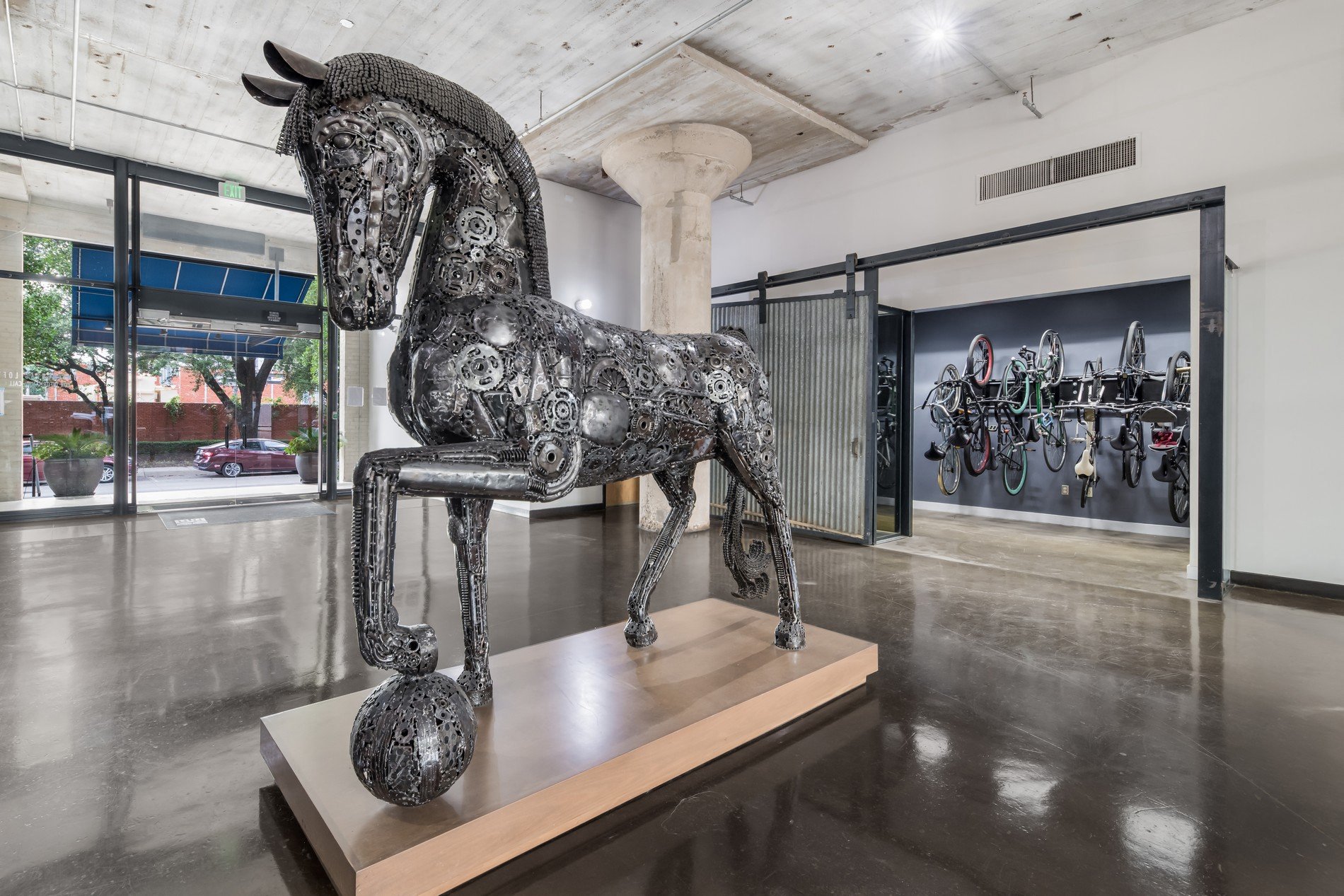 Deep Ellum Lofts Apartments In Dallas Tx [ 385 x 580 Pixel ]