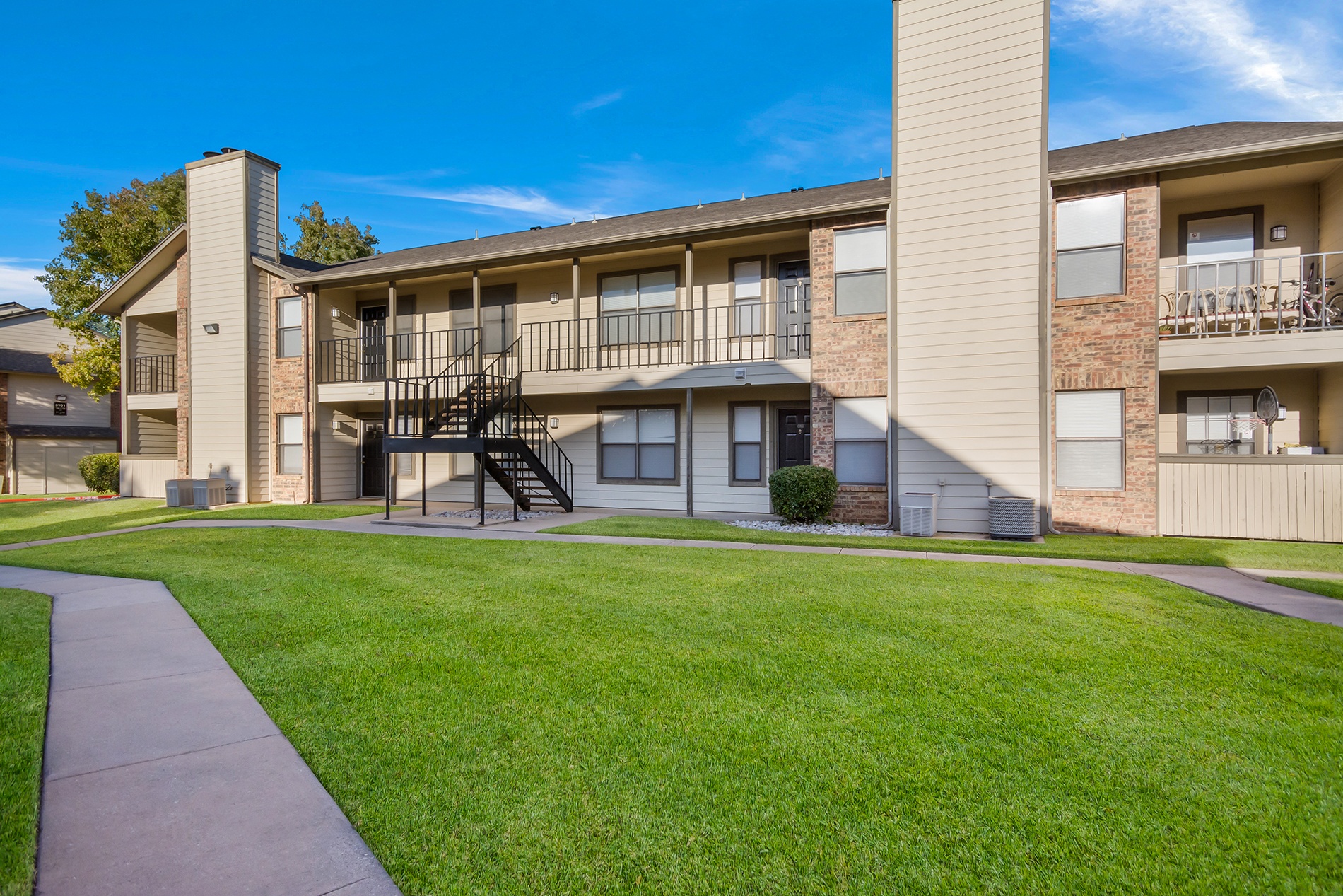 Woodmeade Apartments in Irving, TX