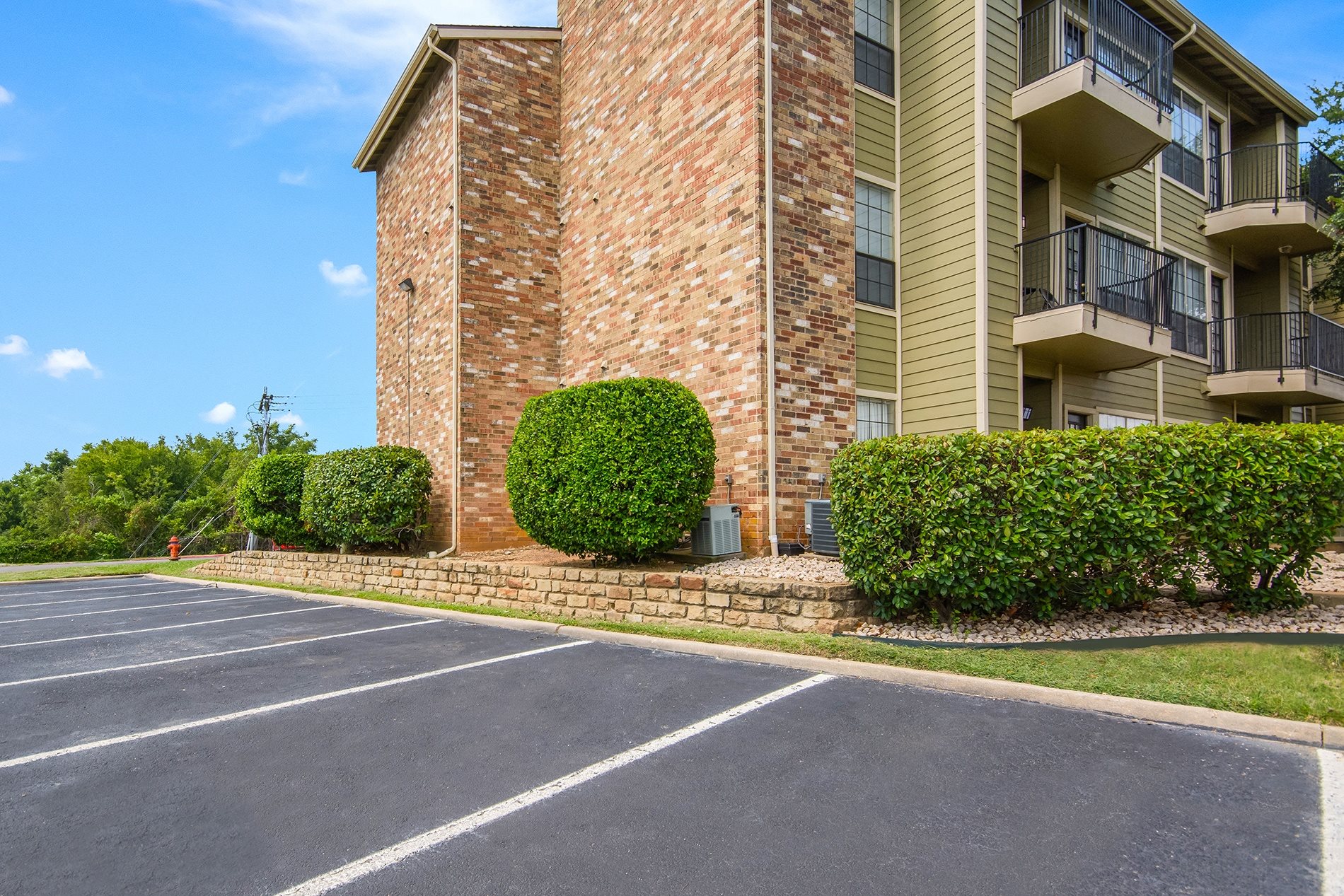 Lakeridge Apartment and Community Amenities