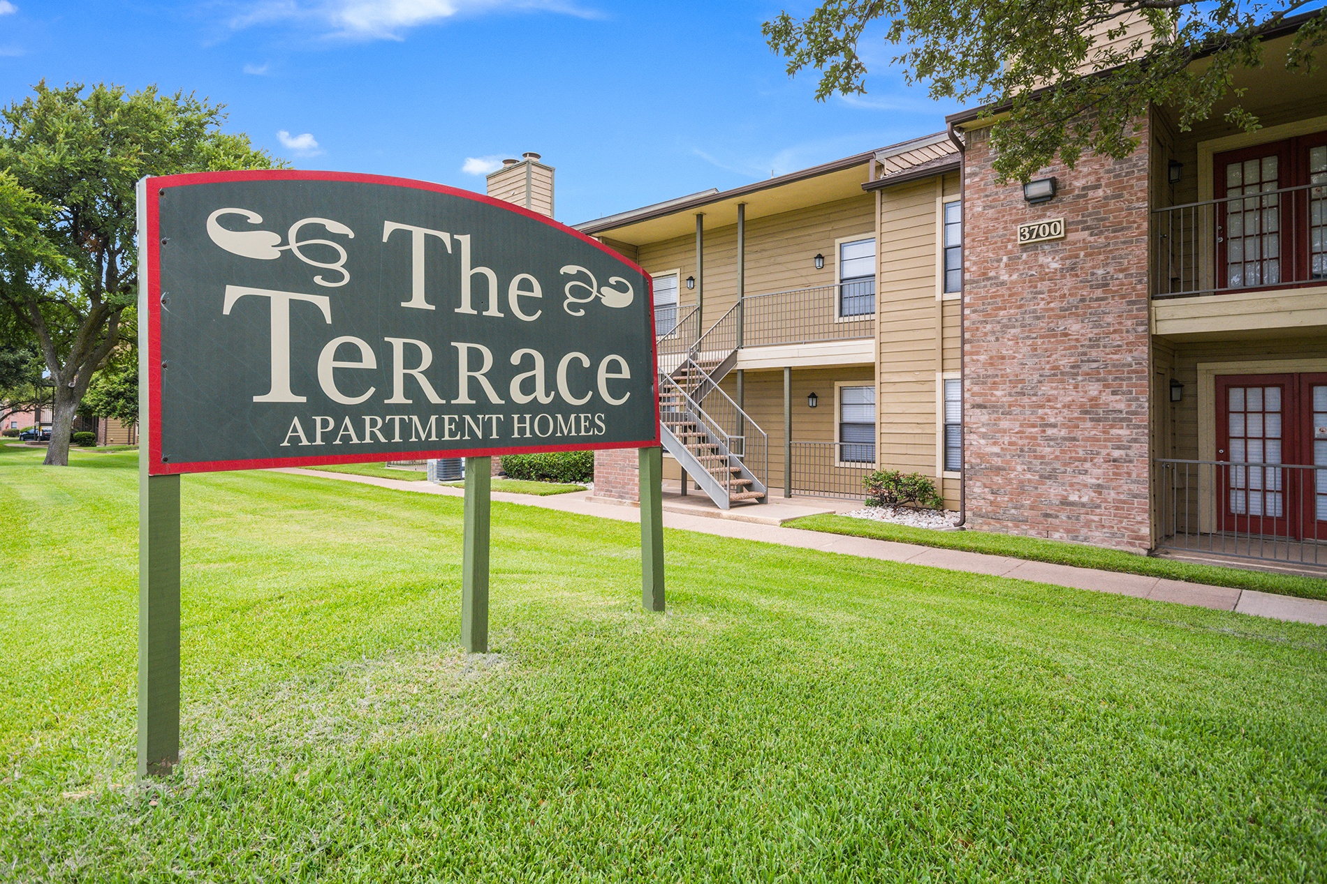 Brookstone & Terrace Apartments in Irving, TX