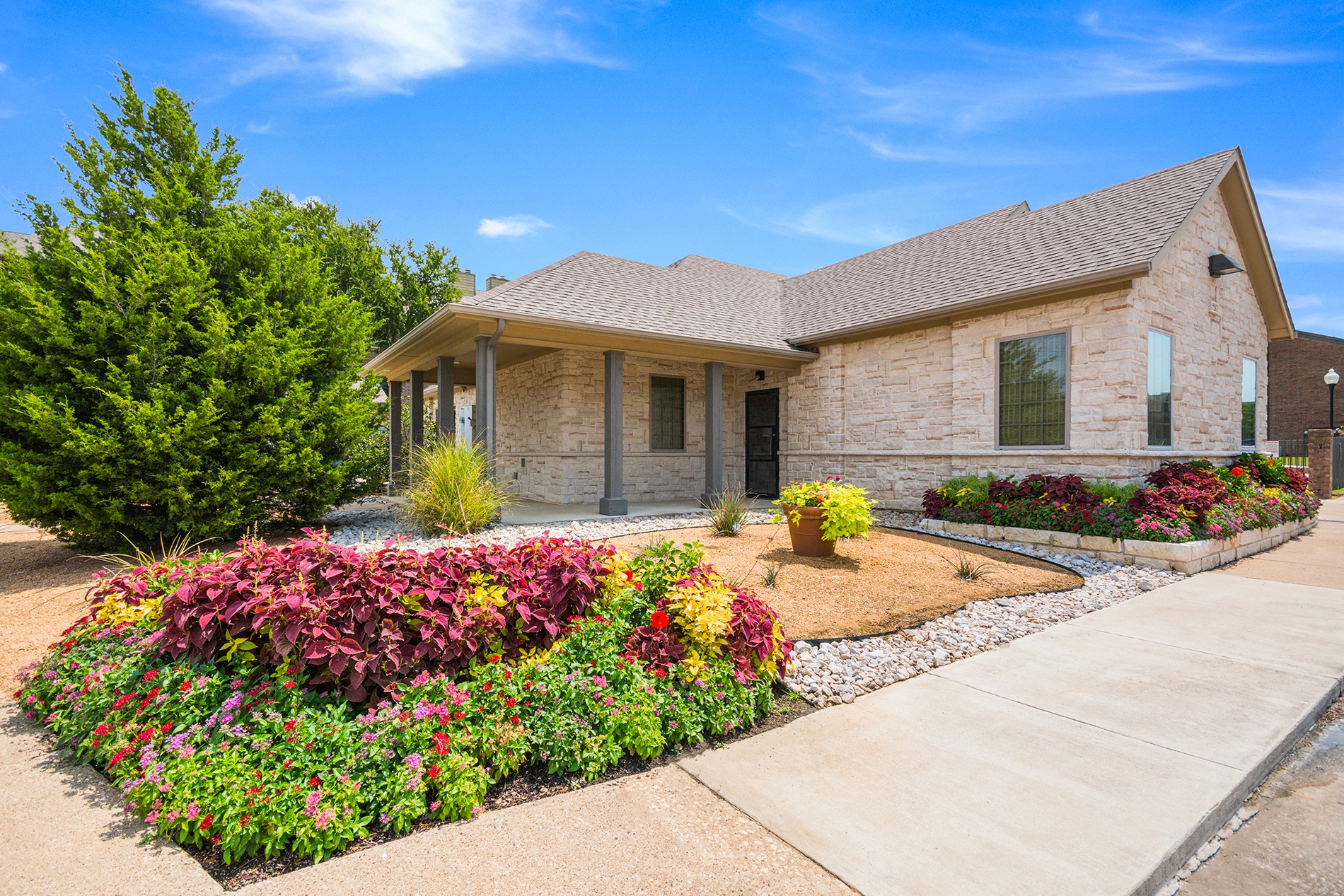 Brookstone Terrace Apartments in Irving TX