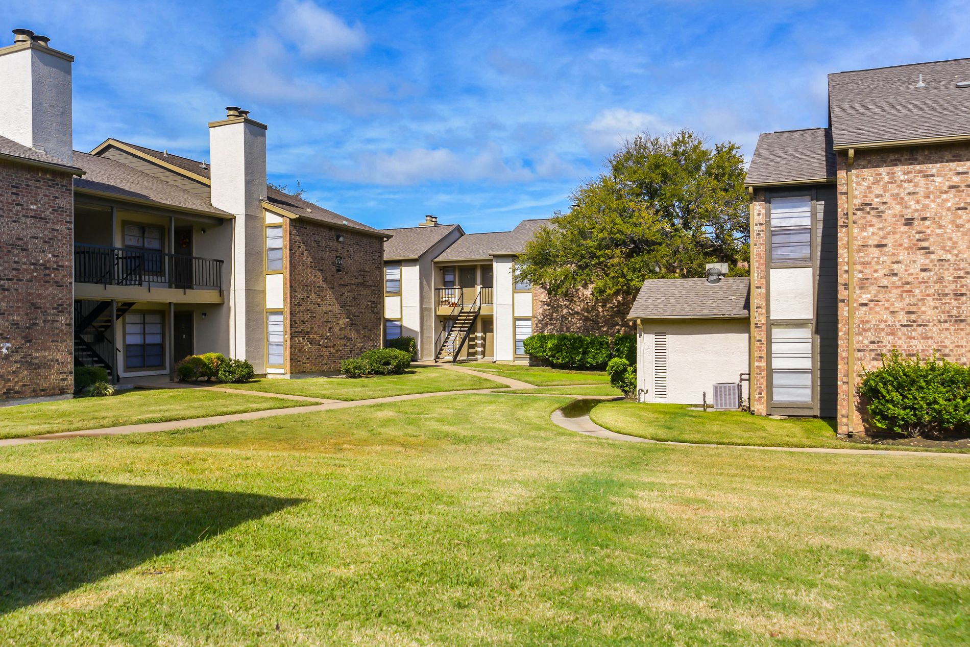 Photos and Video of The Summit Apartments in Mesquite, TX