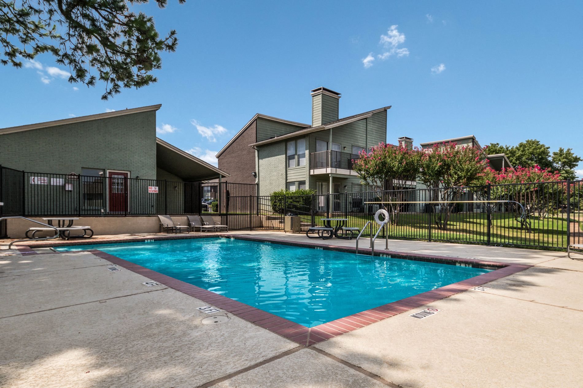 Apartments in Euless, TX Westdale Hills
