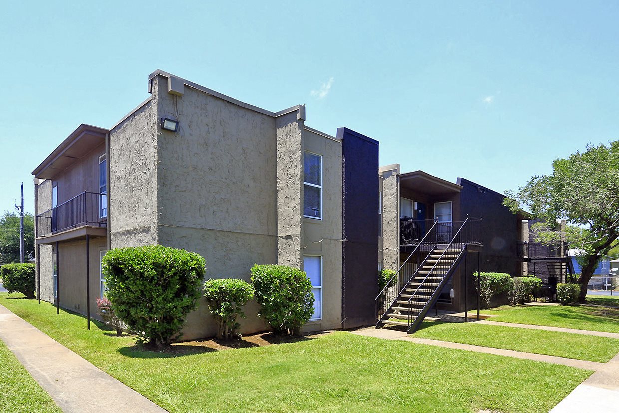 Photos and Video of The Drake Apartments in Bossier City, LA