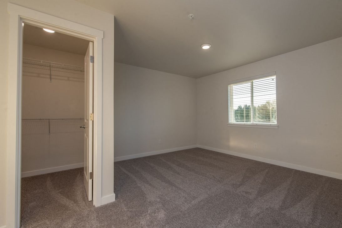 Huntington Place Interior Bedroom with Closet Huntington Place Interior Bedroom with Closet