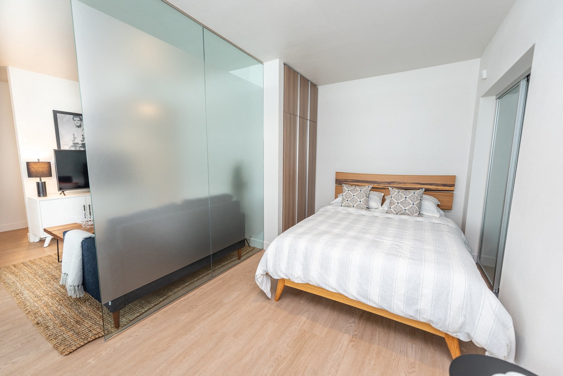 4-Santa-Monica-Apartments-1539-312-5