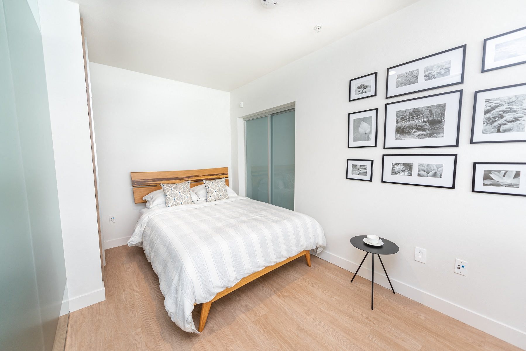 5-Santa-Monica-Apartments-1539-312-4
