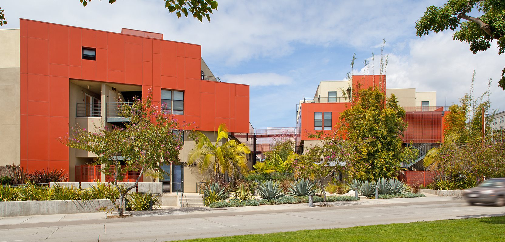Santa-Monica-Apartment-SAMO-Apartments-Olympic-Exterior-Facade