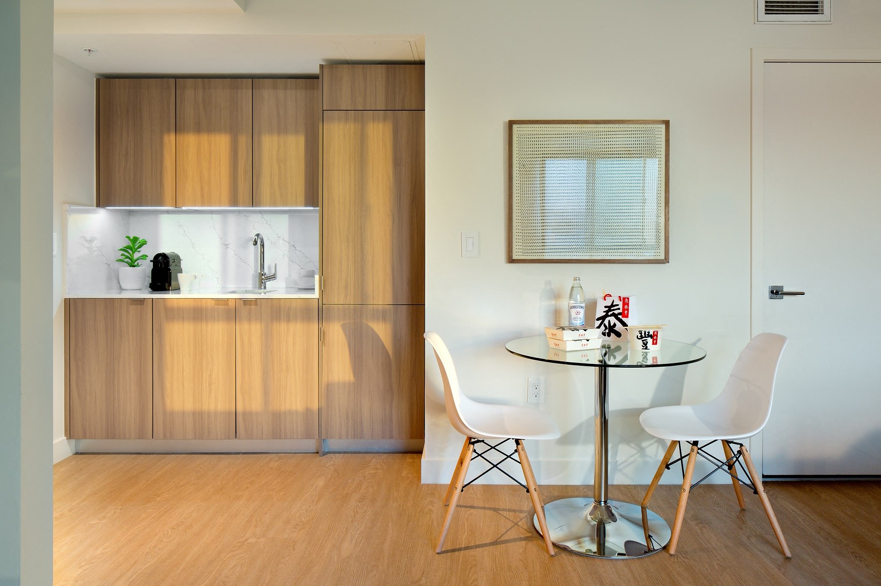 West-Los-Angeles-1759-Beloit-One-Bedroom-Wet-bar