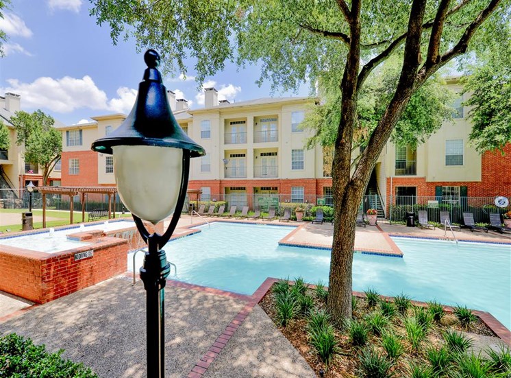 Resort style pool with hot tub at Montfort Place in North Dallas, TX, For Rent. Now leasing 1 and 2 bedroom apartments.