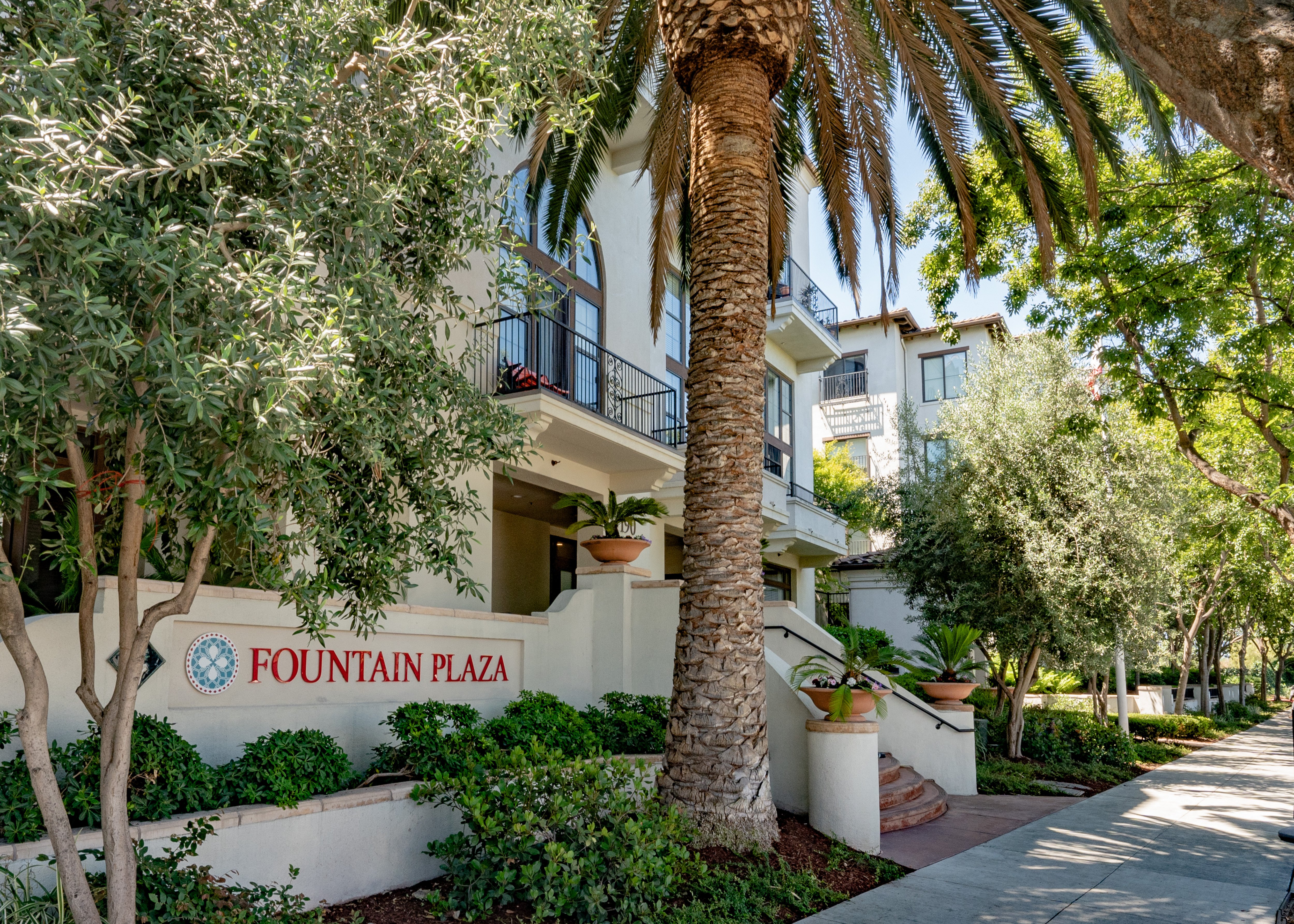 Fountain Plaza - Exterior