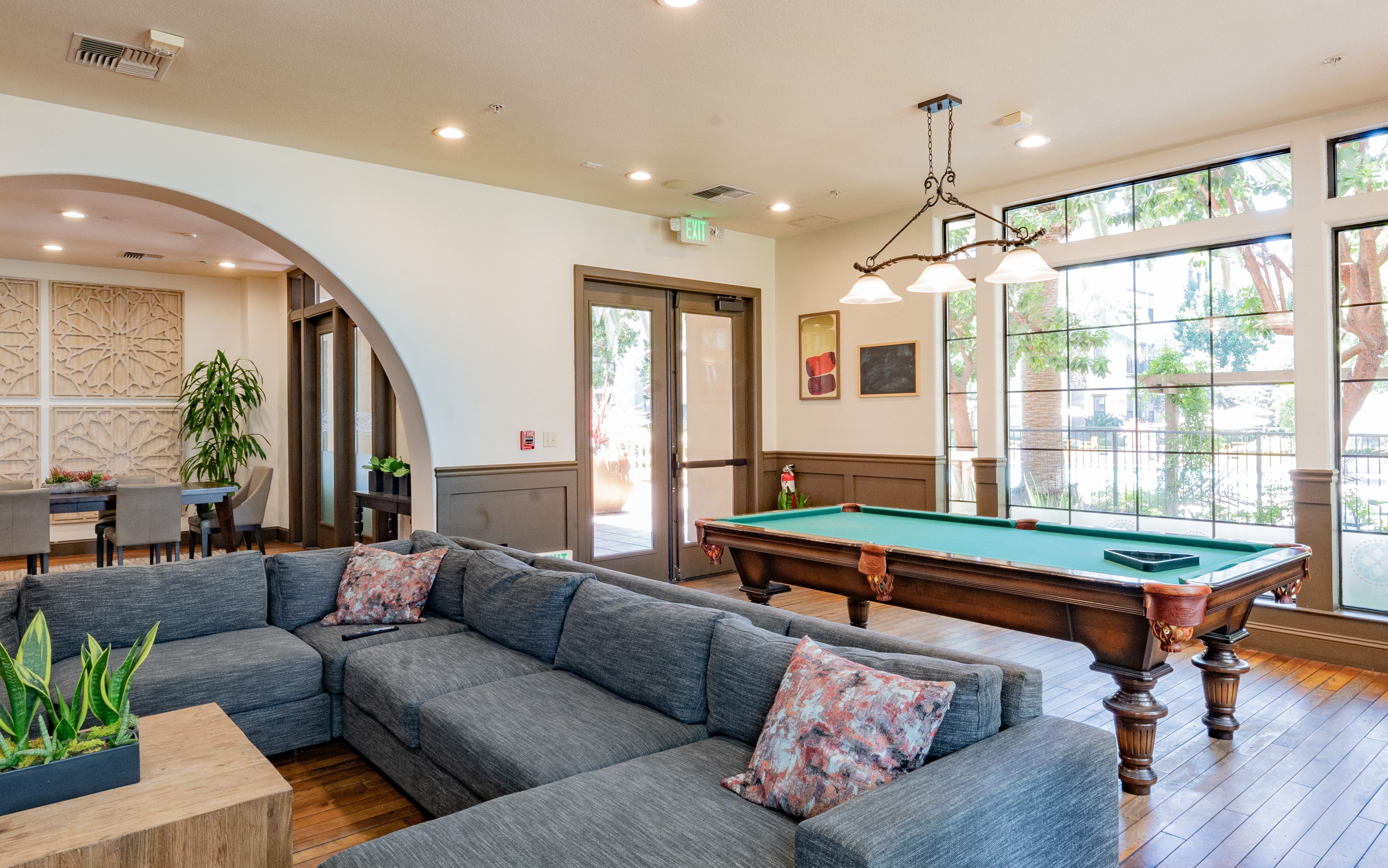 Fountain Plaza - Game Room