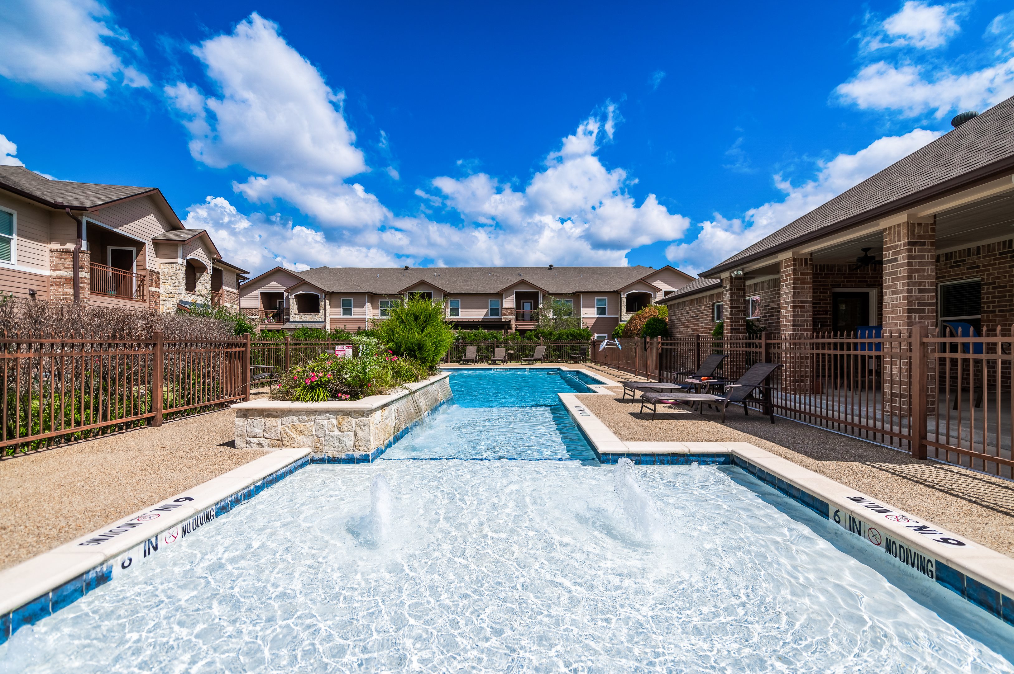 Photos and Video of Timber Creek Apartments in Sulphur Springs, TX