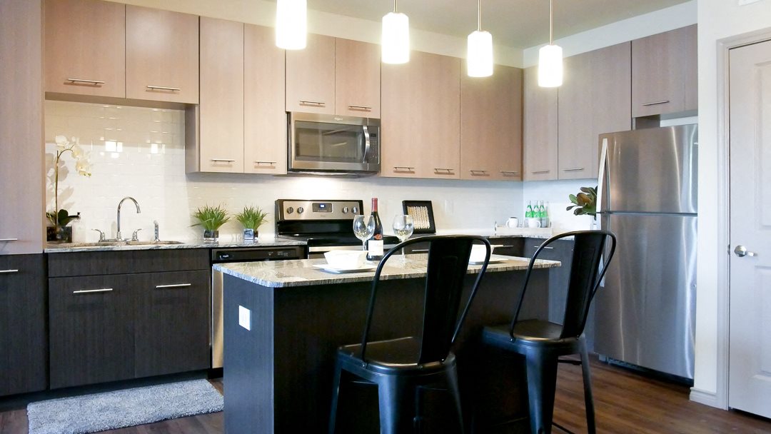 Kitchen & Island Kitchen & Island