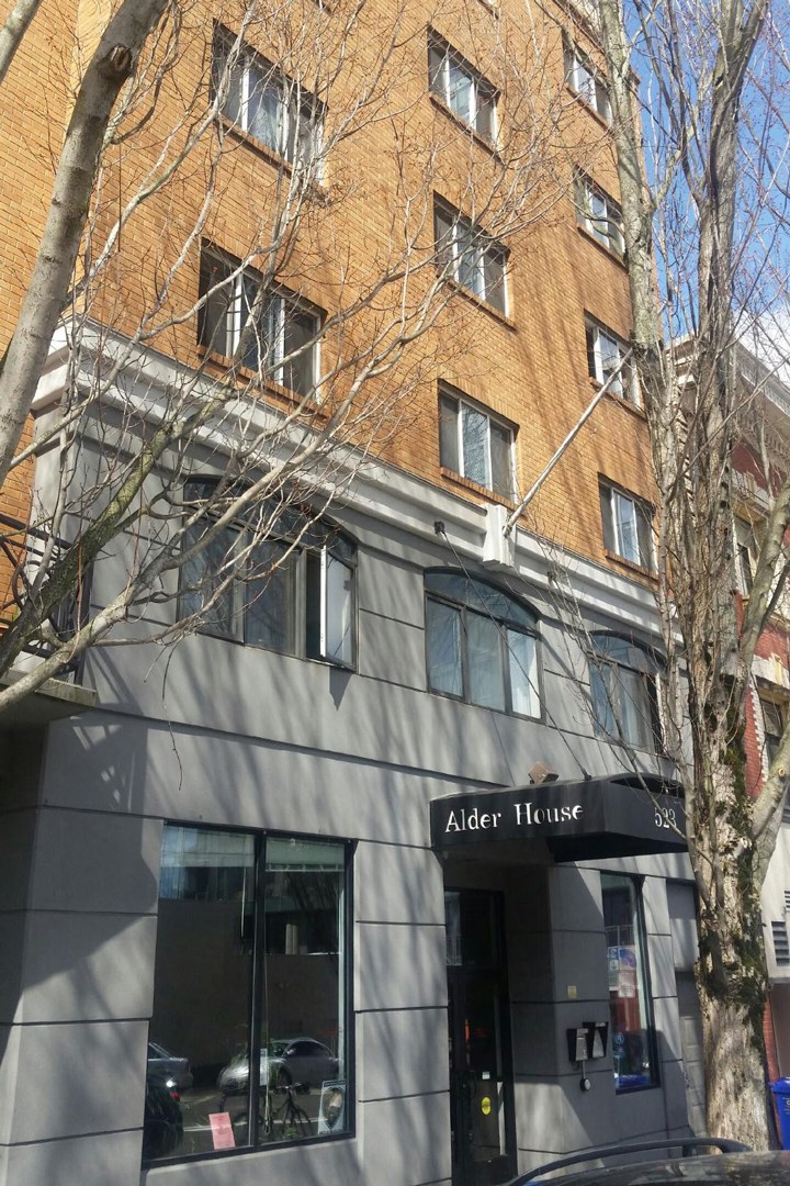 Alder House Apartments In Portland Or