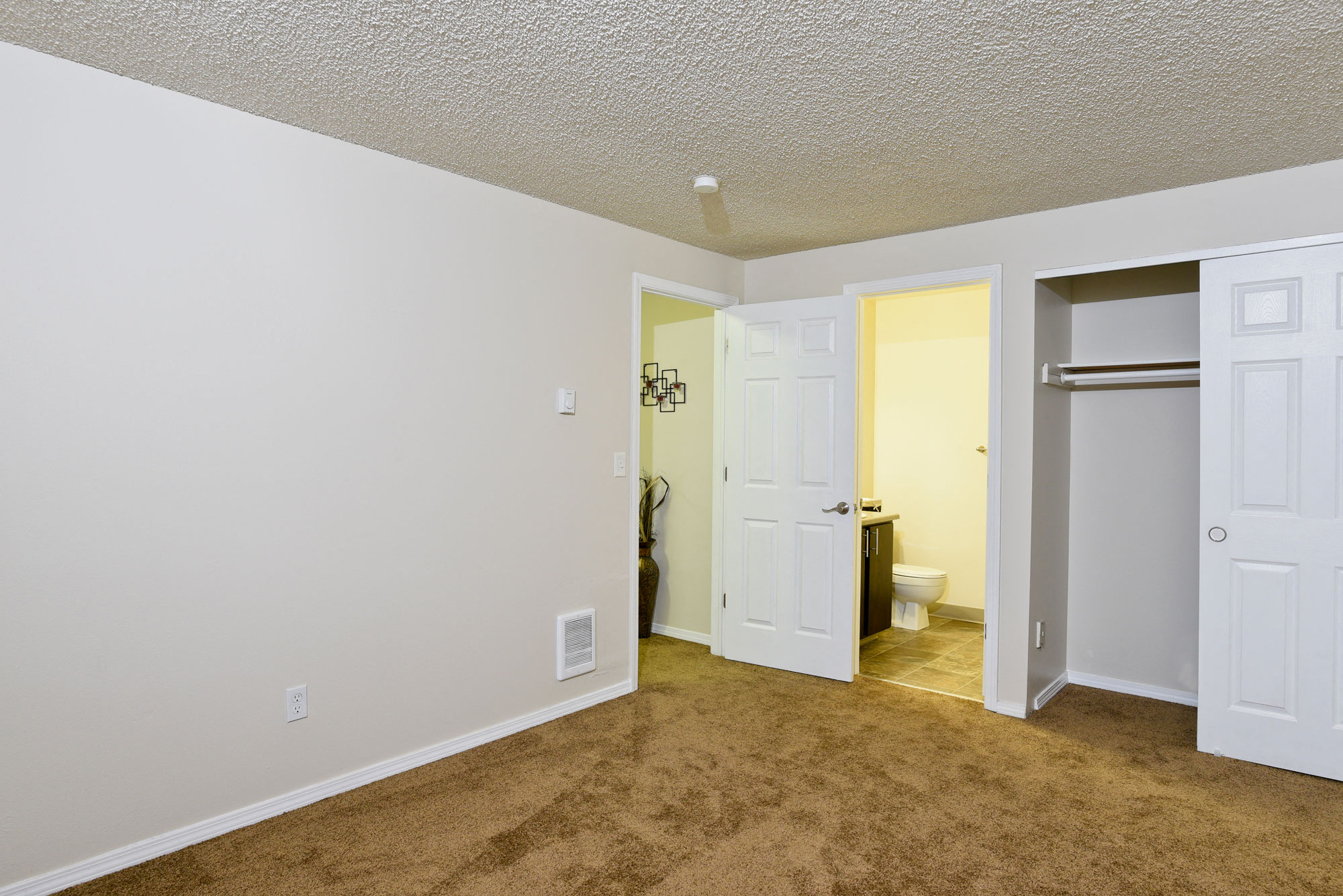 Oak Creek Apartments In Vancouver