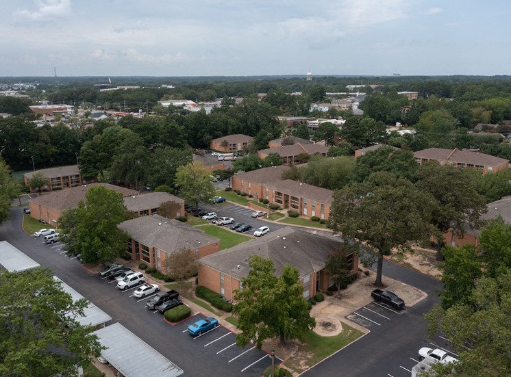 Aerial view of Hampton House Apartments for rent in Jackson, MS