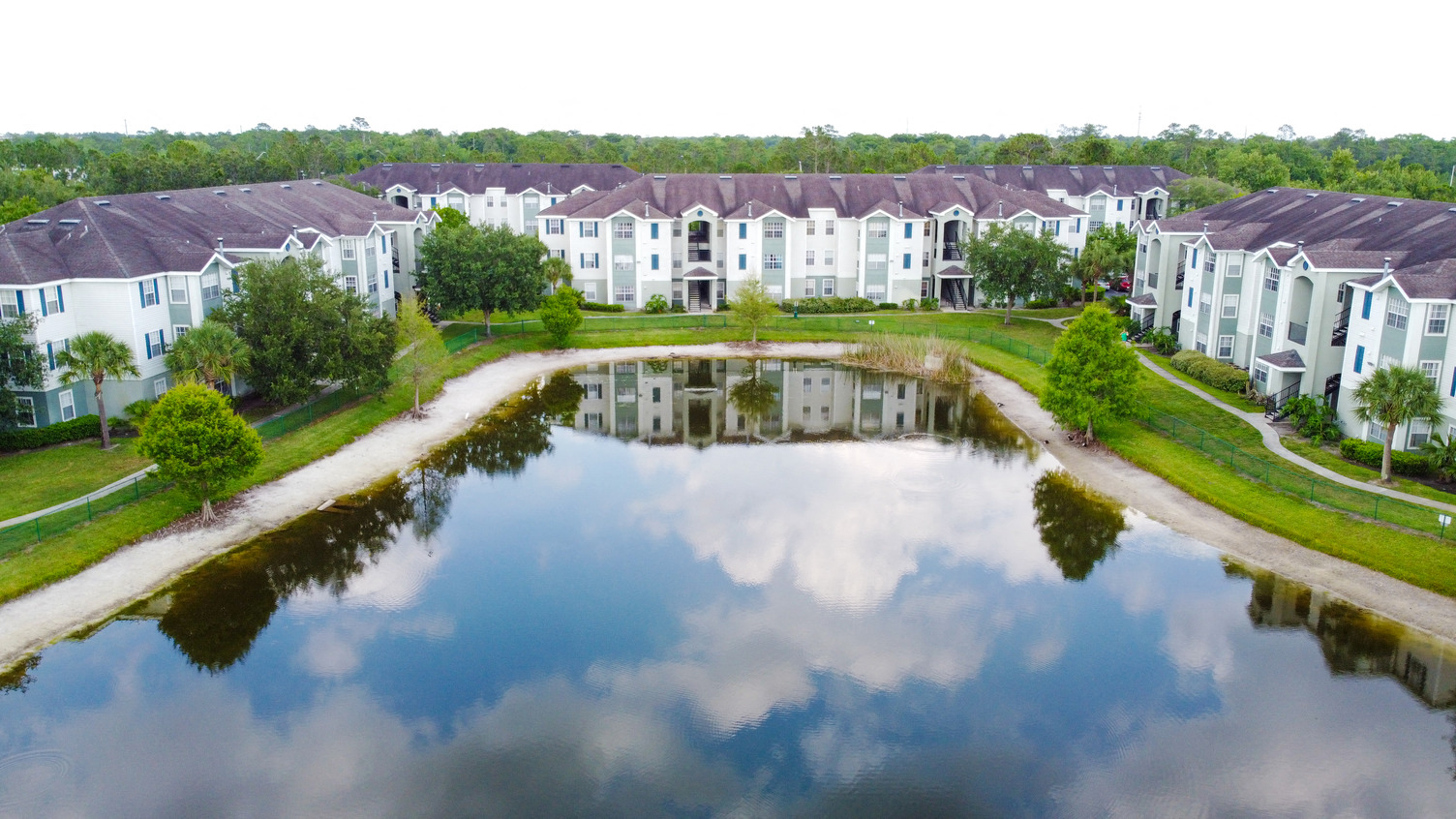 Photos and Video of Waterford Pointe Apartments in Orlando, FL